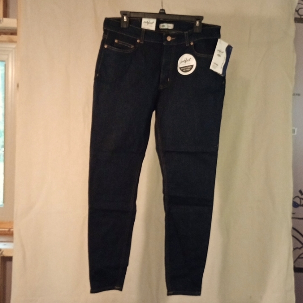 Dickies Women's Dark Blue Perfect Shape Skinny Jean Size 14